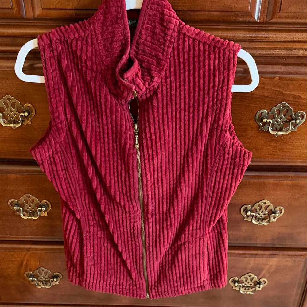 Woolrich Women's Ribbed burgundy Zip-Up Vest